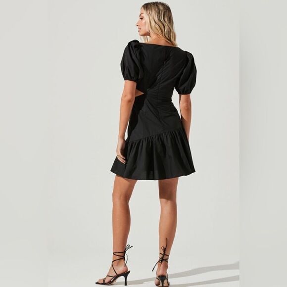 ASTR THE LABEL Mayfair Dress Fit & Flare Stretch Poplin Black Puff Sleeve Cutout - Picture 3 of 6